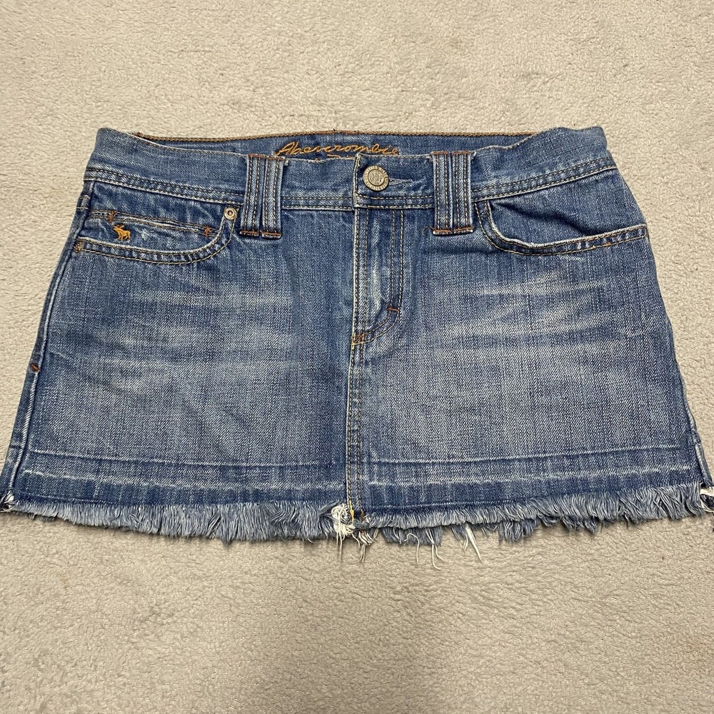 Abercrombie & Fitch Micro Mini Skirt Size‎ 2 Denim Y2K Festival Fringe Raw Hem